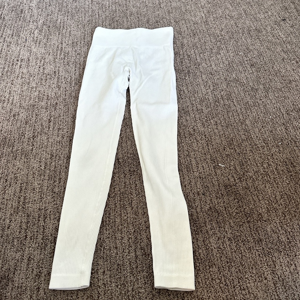 Cream ribbed leggings size small